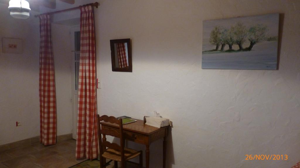 Couette Et Potager D'Antan Bed & Breakfast Melle  Room photo