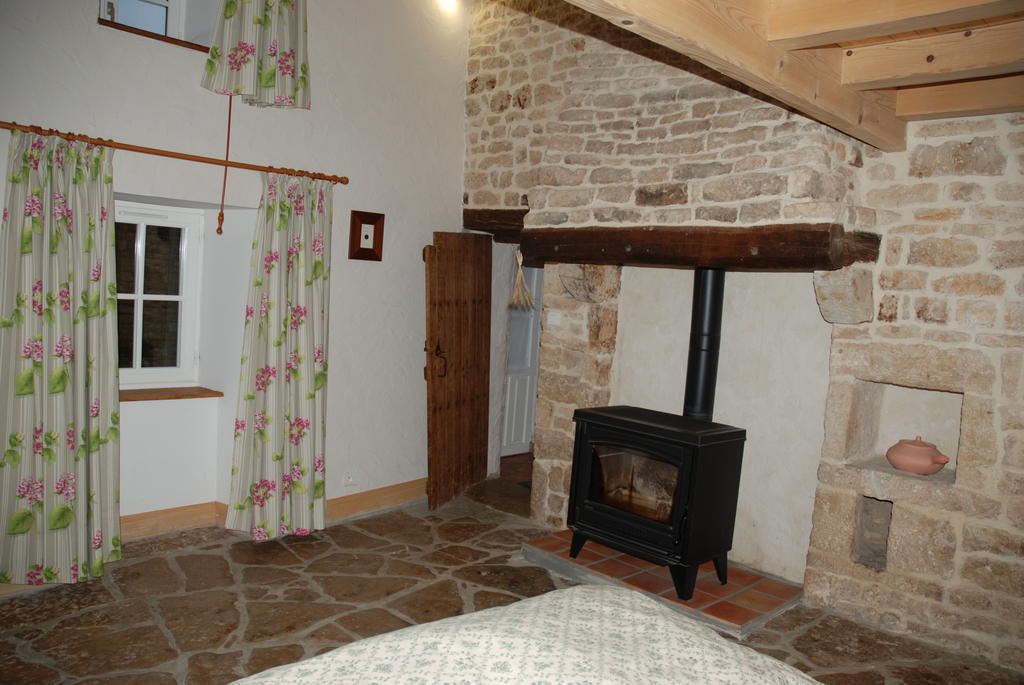 Couette Et Potager D'Antan Bed & Breakfast Melle  Exterior photo